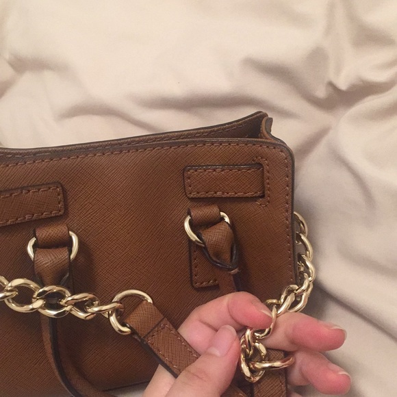 Michael Kors Hamilton mini handbag chain purse. - Picture 8 of 9